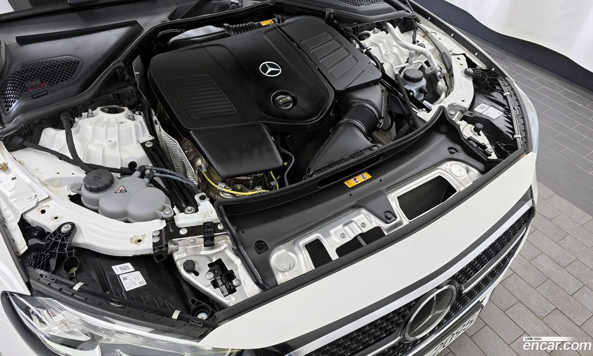 Mercedes-Benz E-Class W214 2025 — 31