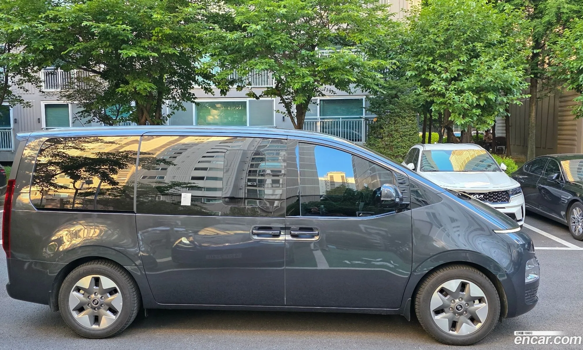 Hyundai Staria 2024 — 2