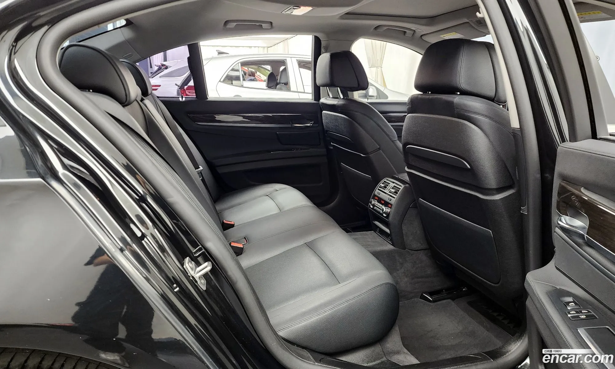 BMW 7 Series 2015 — 16