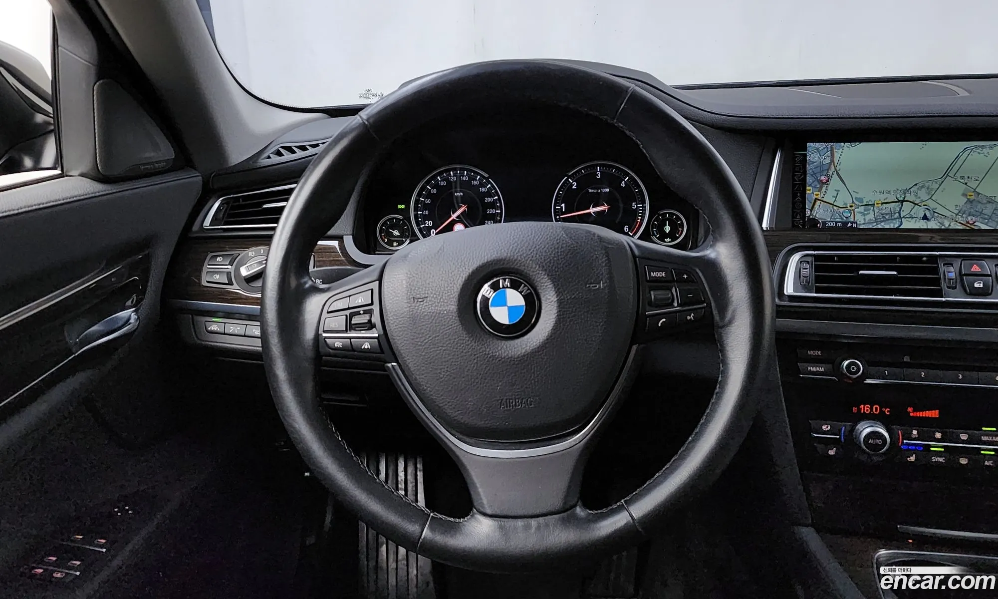 BMW 7 Series 2015 — 23