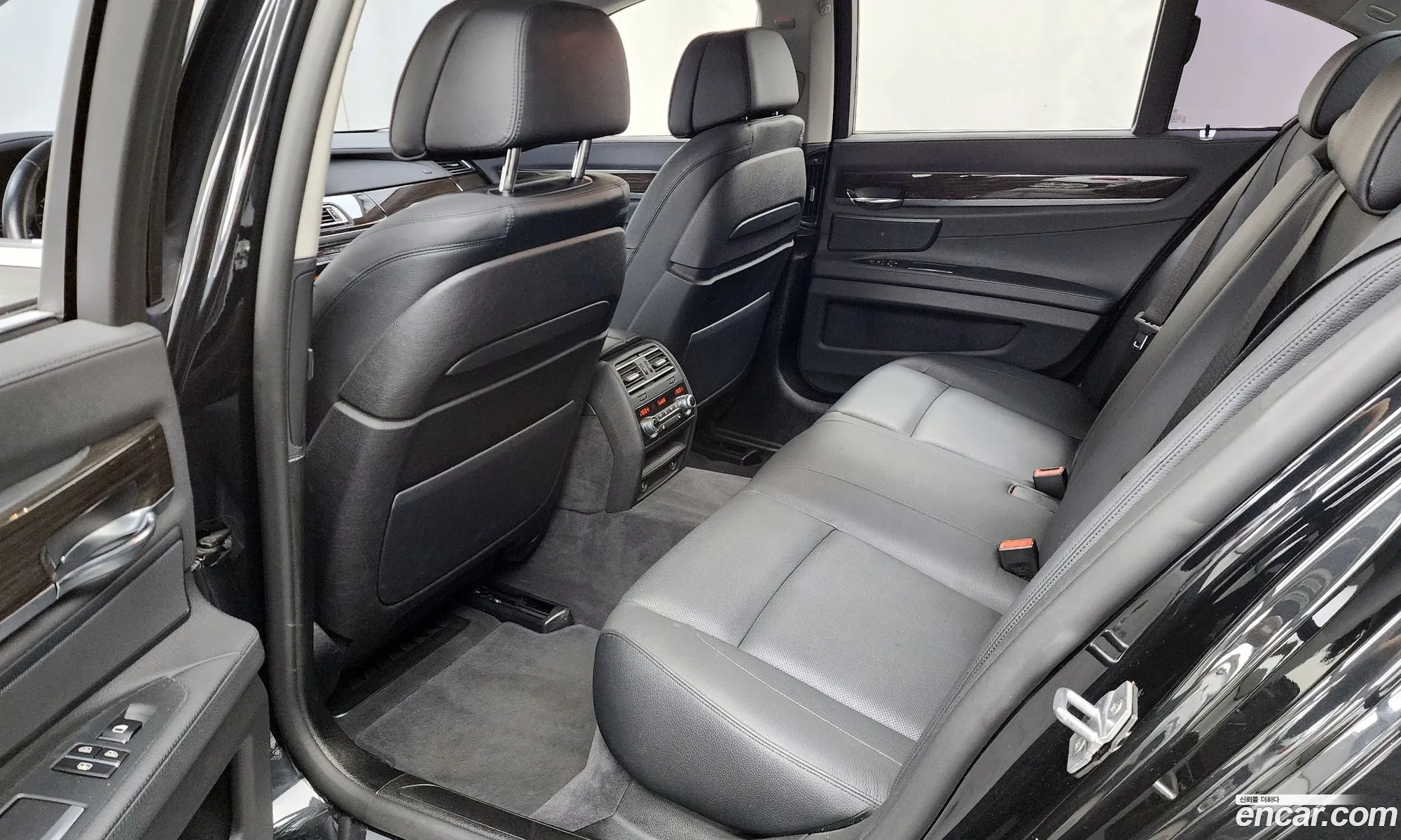 BMW 7 Series 2015 — 34