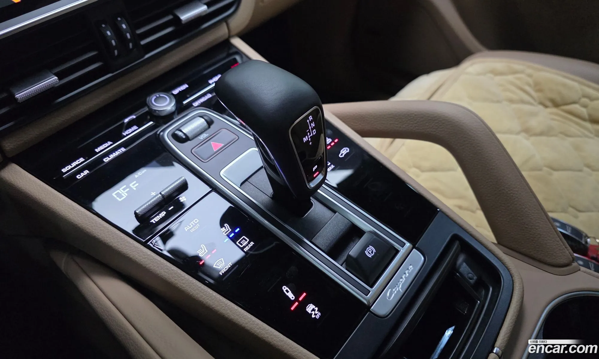 Porsche Cayenne 2019 WP1AA29Y6KDA17353 — 32