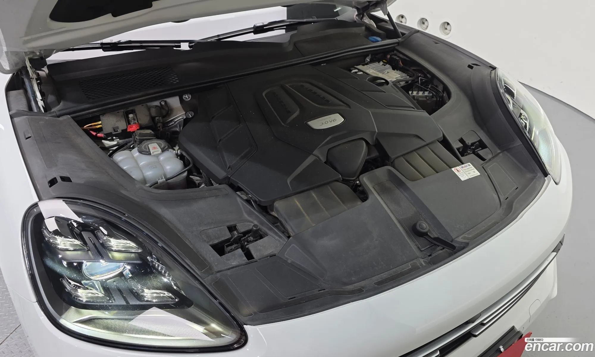Porsche Cayenne 2019 WP1AA29Y6KDA17353 — 18