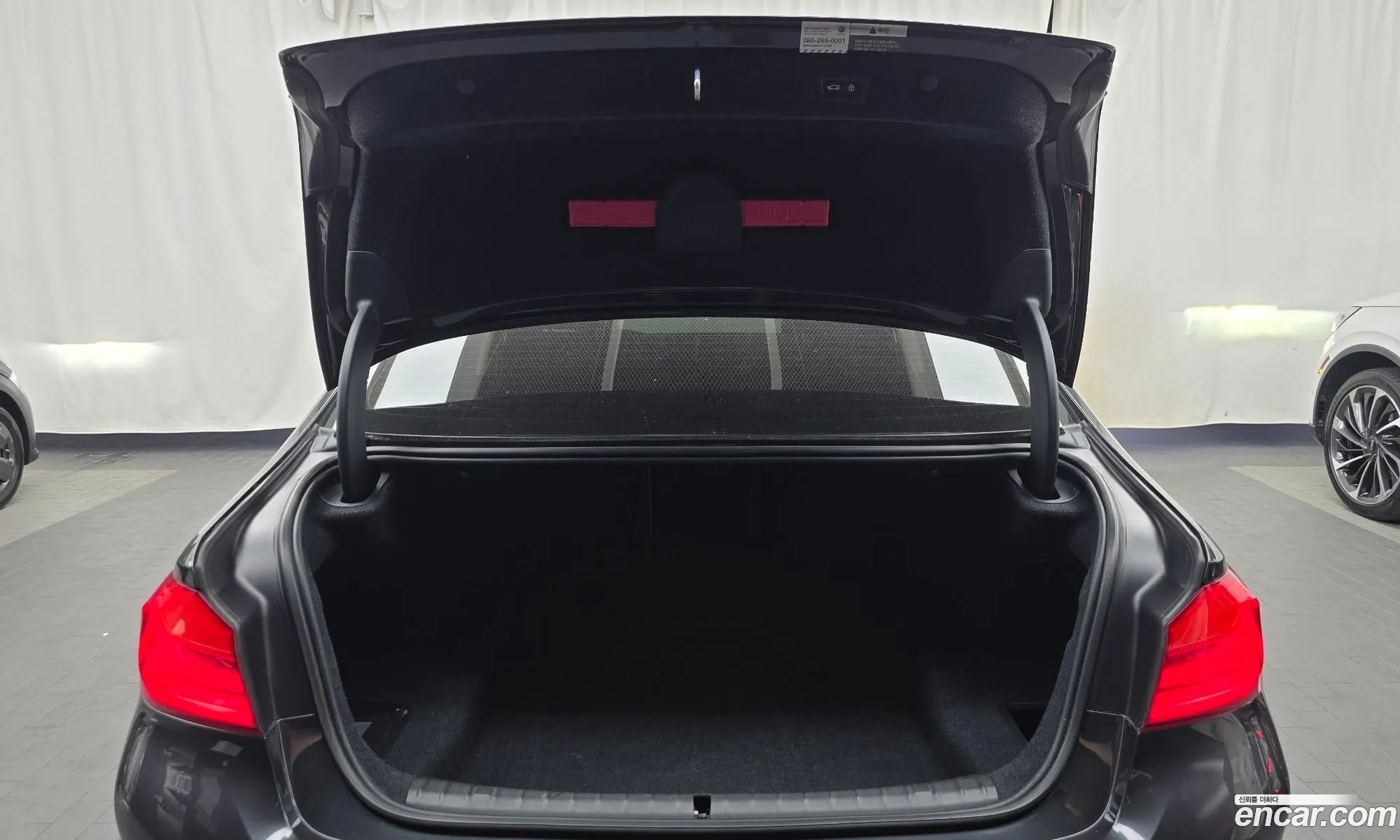 BMW 5 Series 2019 WBAJR5105LCD17748 — 31