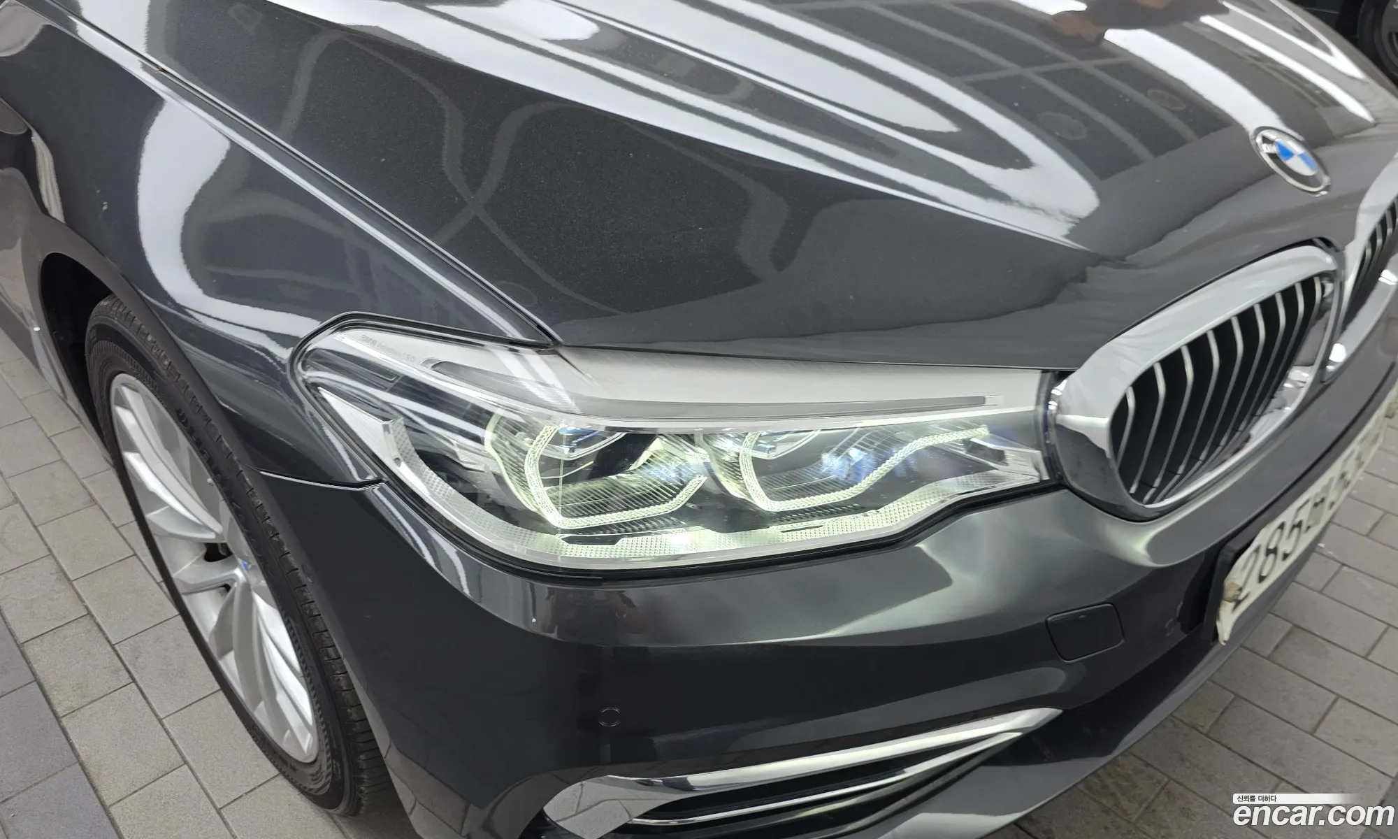 BMW 5 Series 2019 WBAJR5105LCD17748 — 2