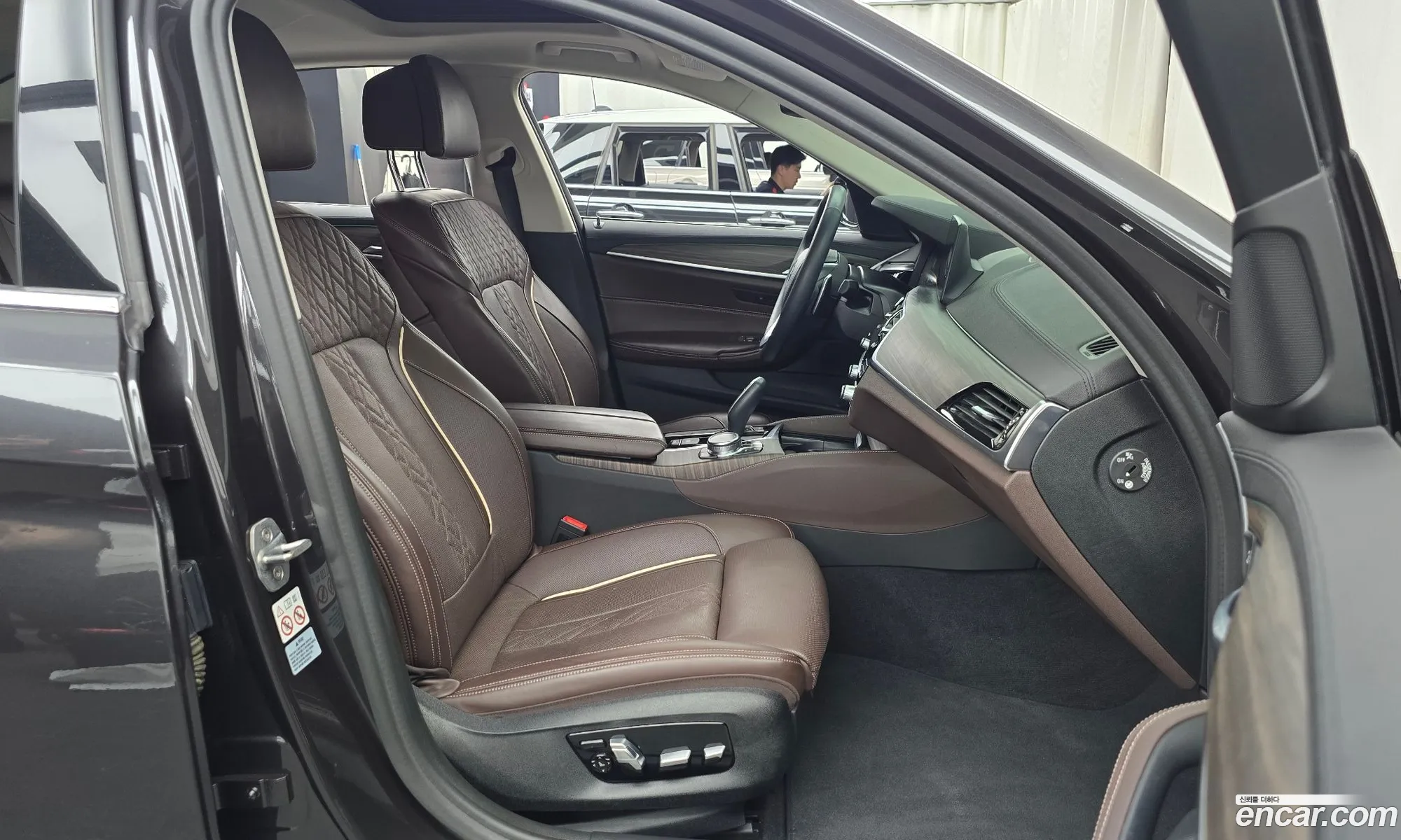 BMW 5 Series 2019 WBAJR5105LCD17748 — 12
