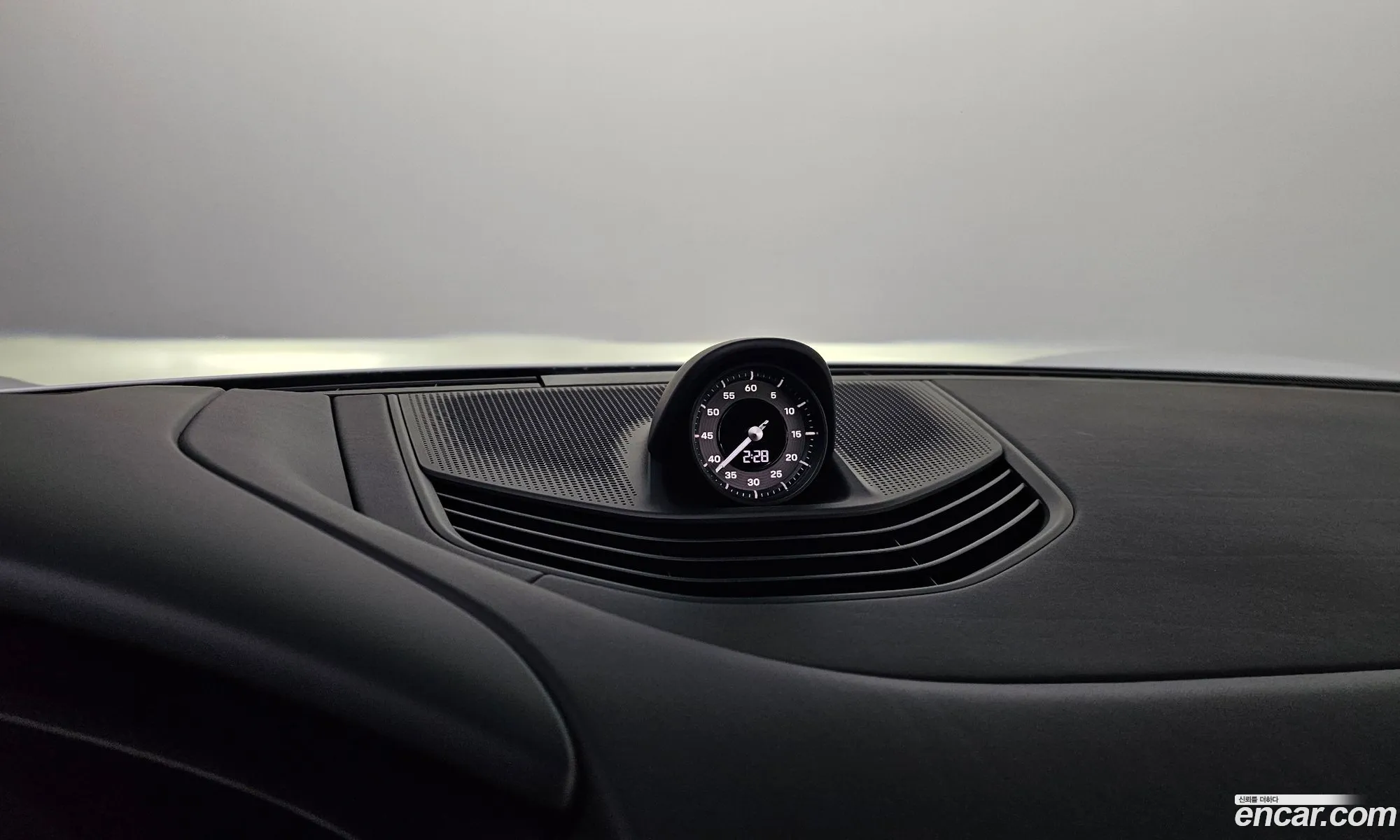Porsche Taycan 2024 — 2
