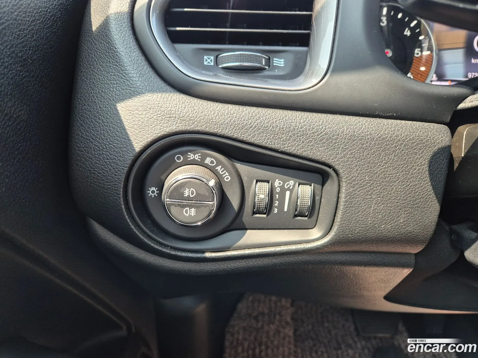 Jeep Renegade 2020 — 11