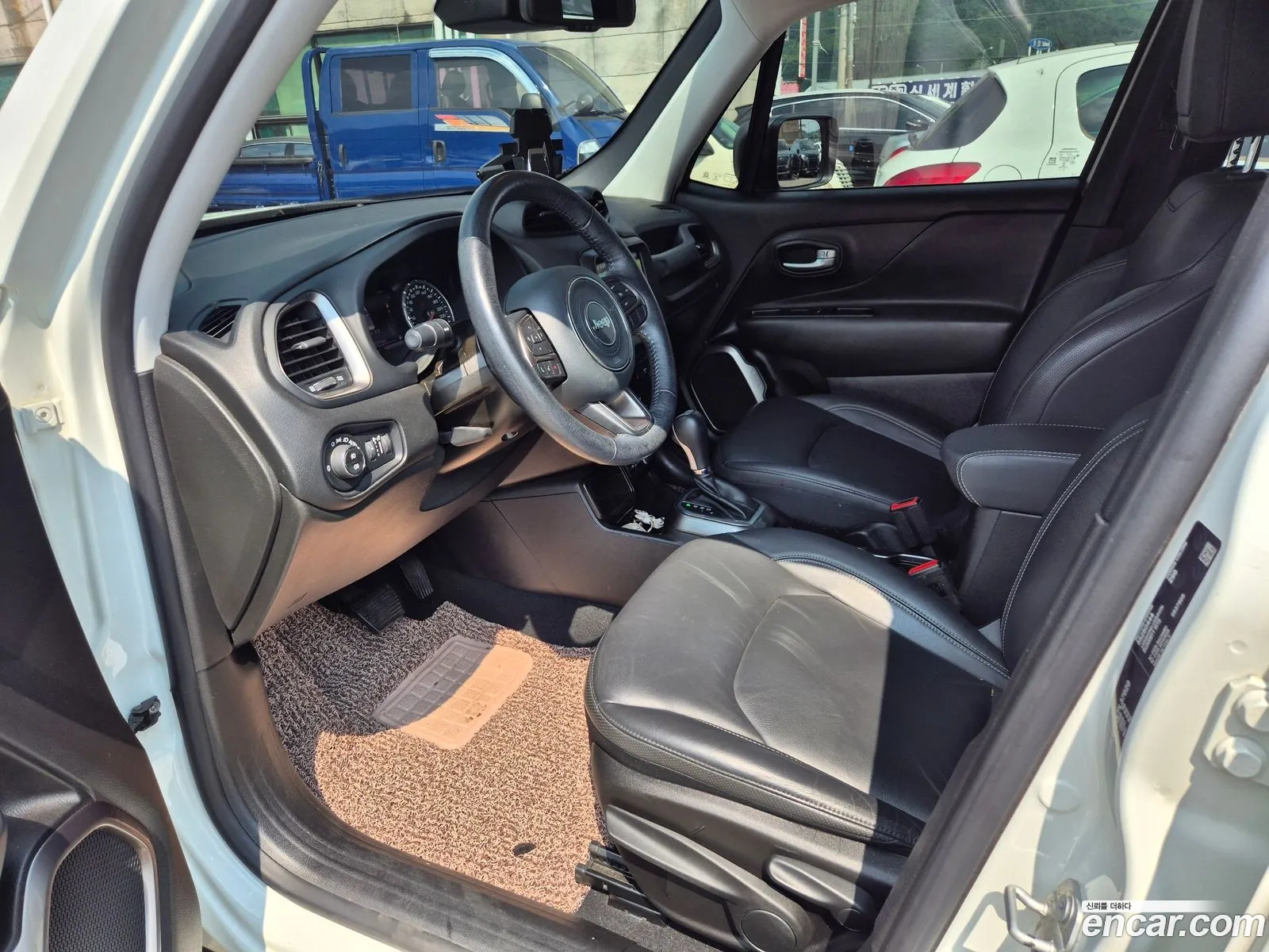 Jeep Renegade 2020 — 13