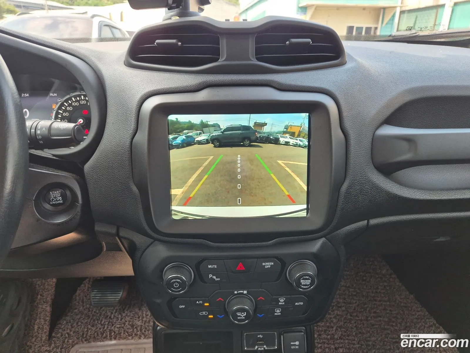 Jeep Renegade 2020 — 19