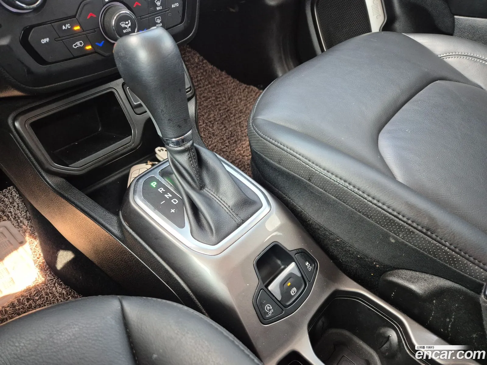 Jeep Renegade 2020 — 17