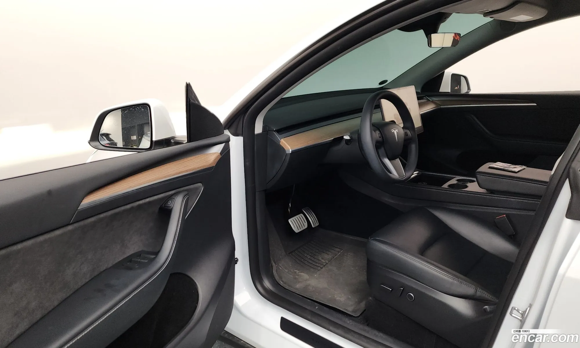 Tesla Model Y 2024 LRWYGCEL9RC564080 — 7
