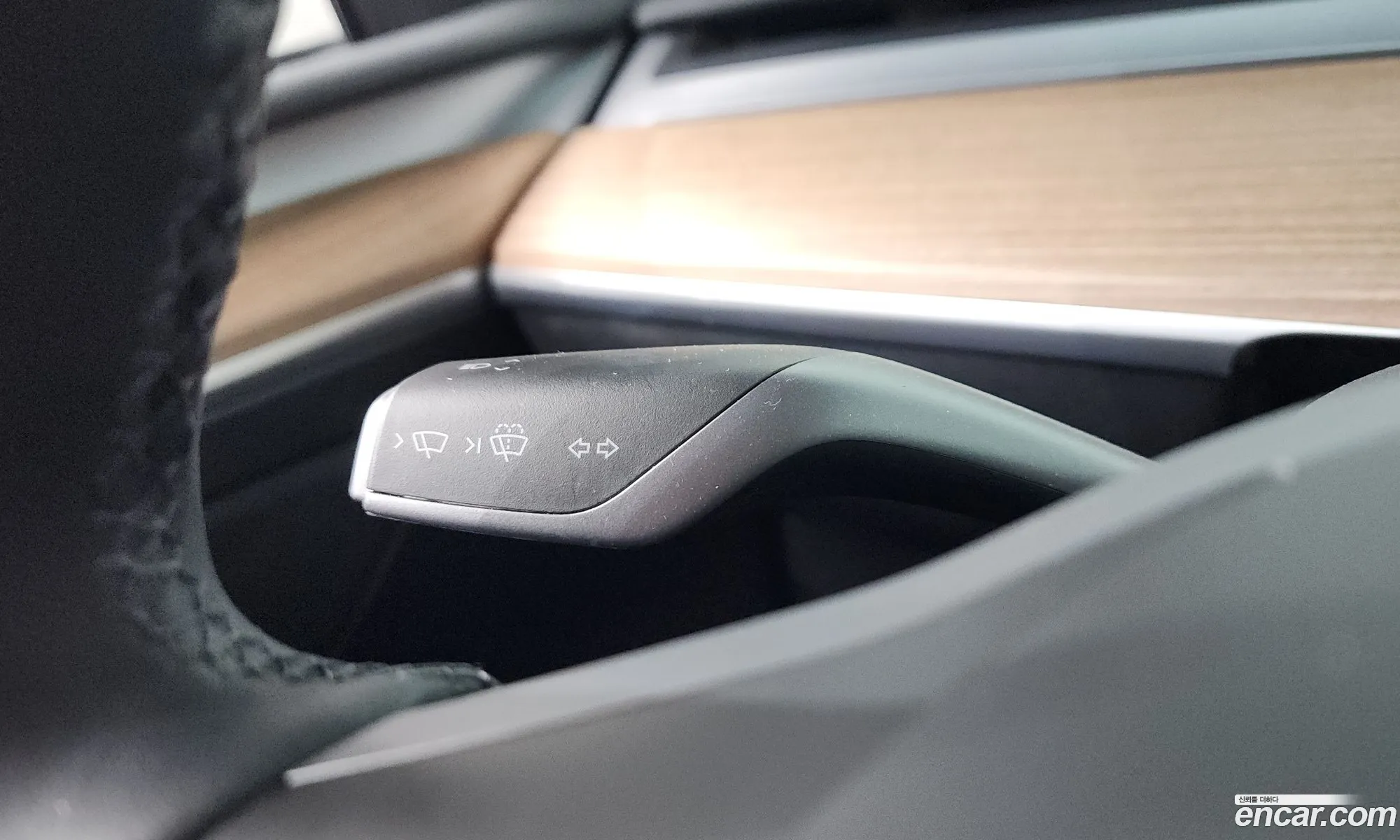 Tesla Model Y 2024 LRWYGCEL9RC564080 — 3