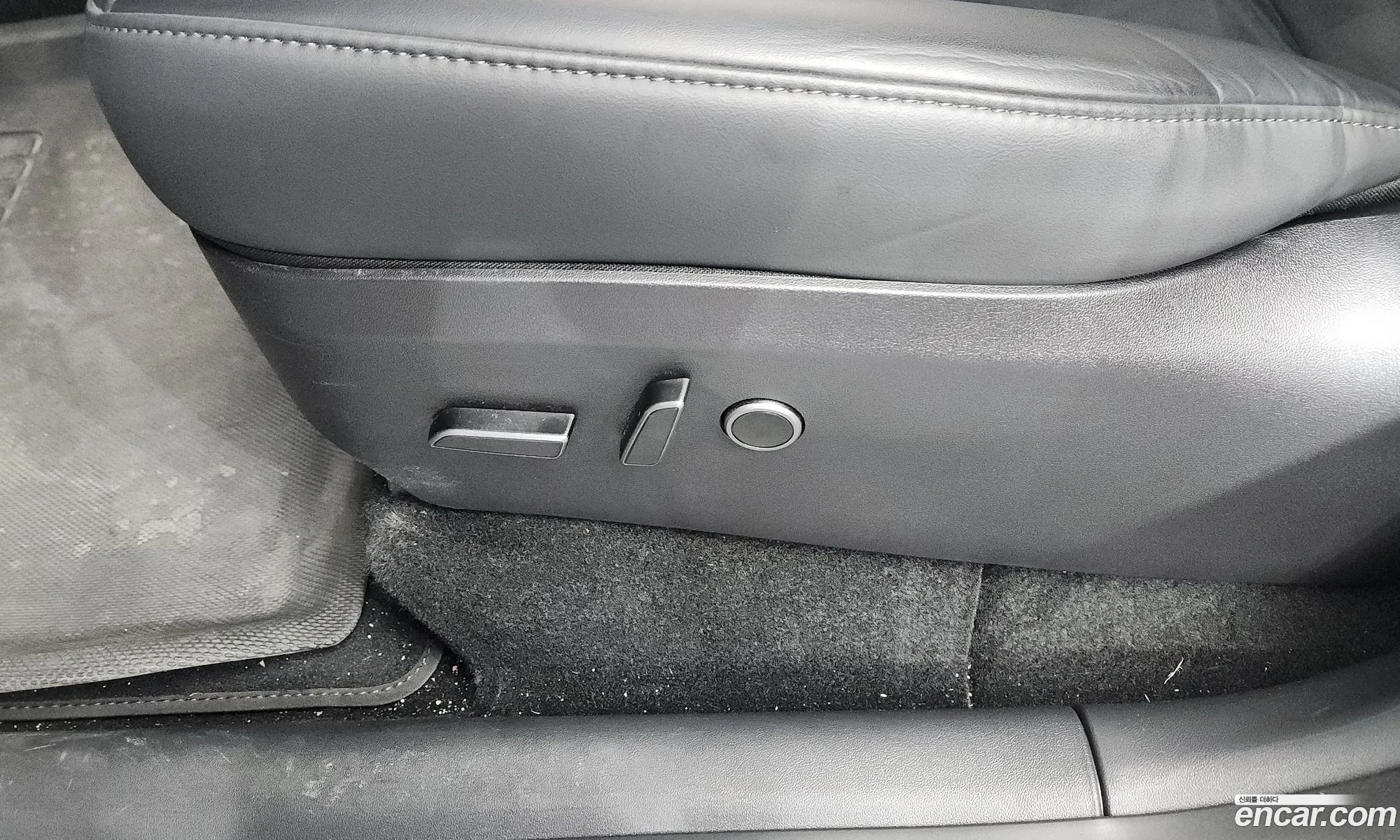 Tesla Model Y 2024 LRWYGCEL9RC564080 — 16