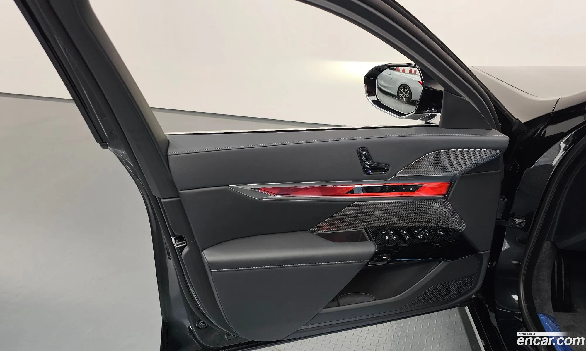 BMW 7 Series 2025 — 30