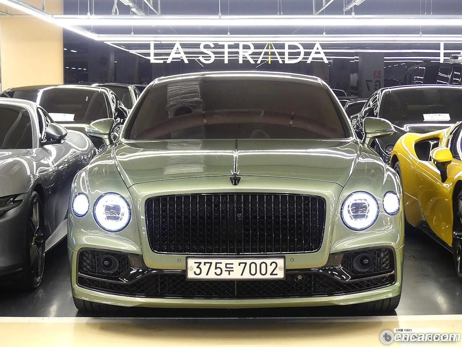 Bentley Flying Spur 2022 — 17