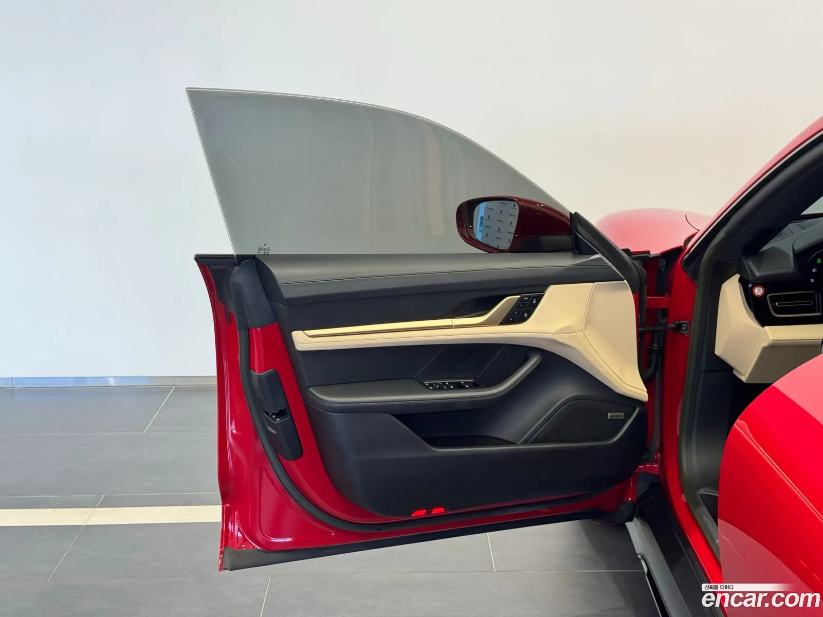 Porsche Taycan 2023 — 16