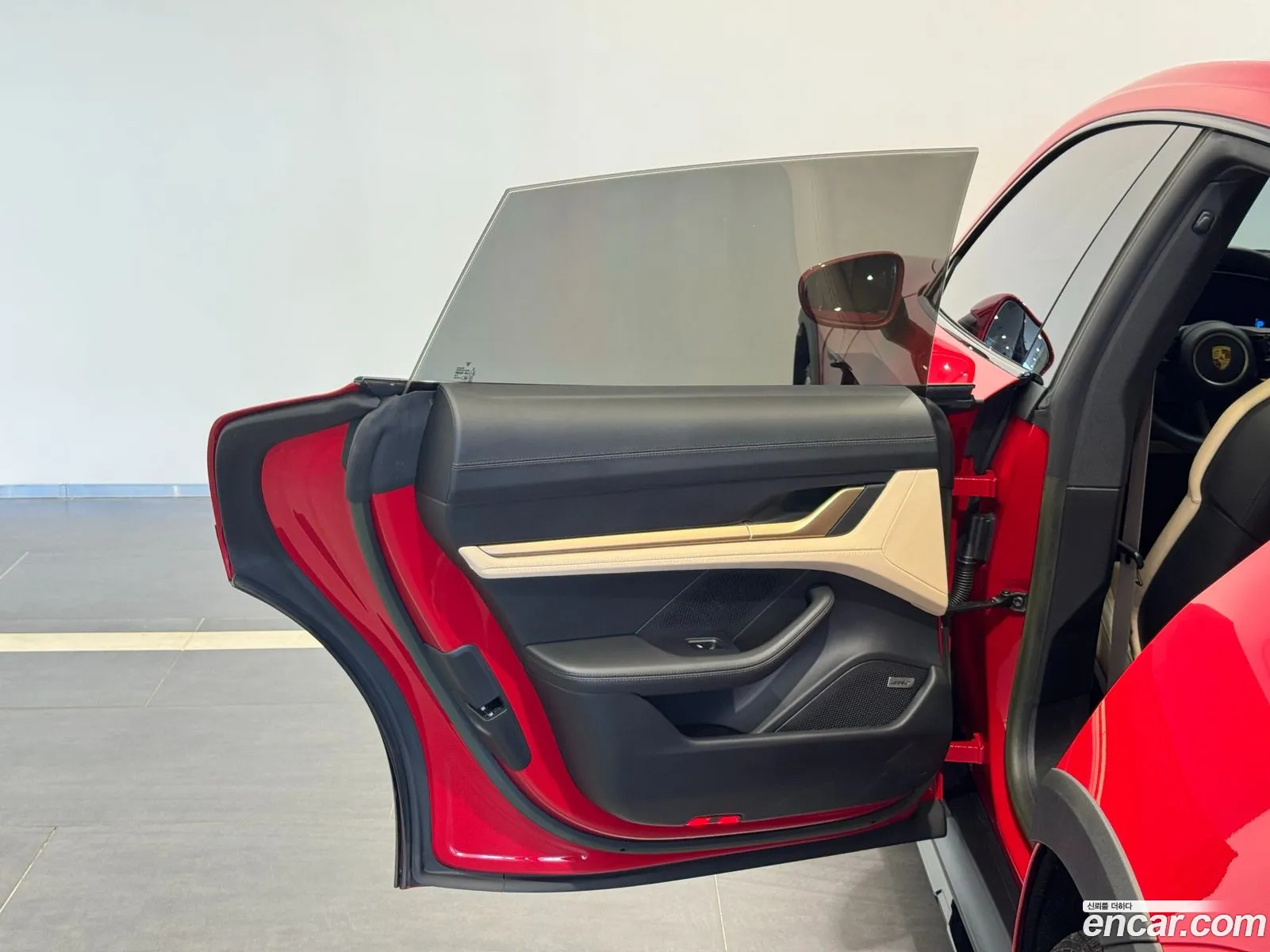 Porsche Taycan 2023 — 3