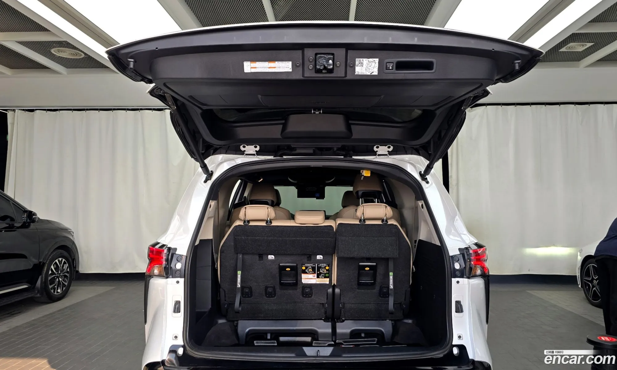 Toyota Sienna 2024 5TDGRKEC — 10