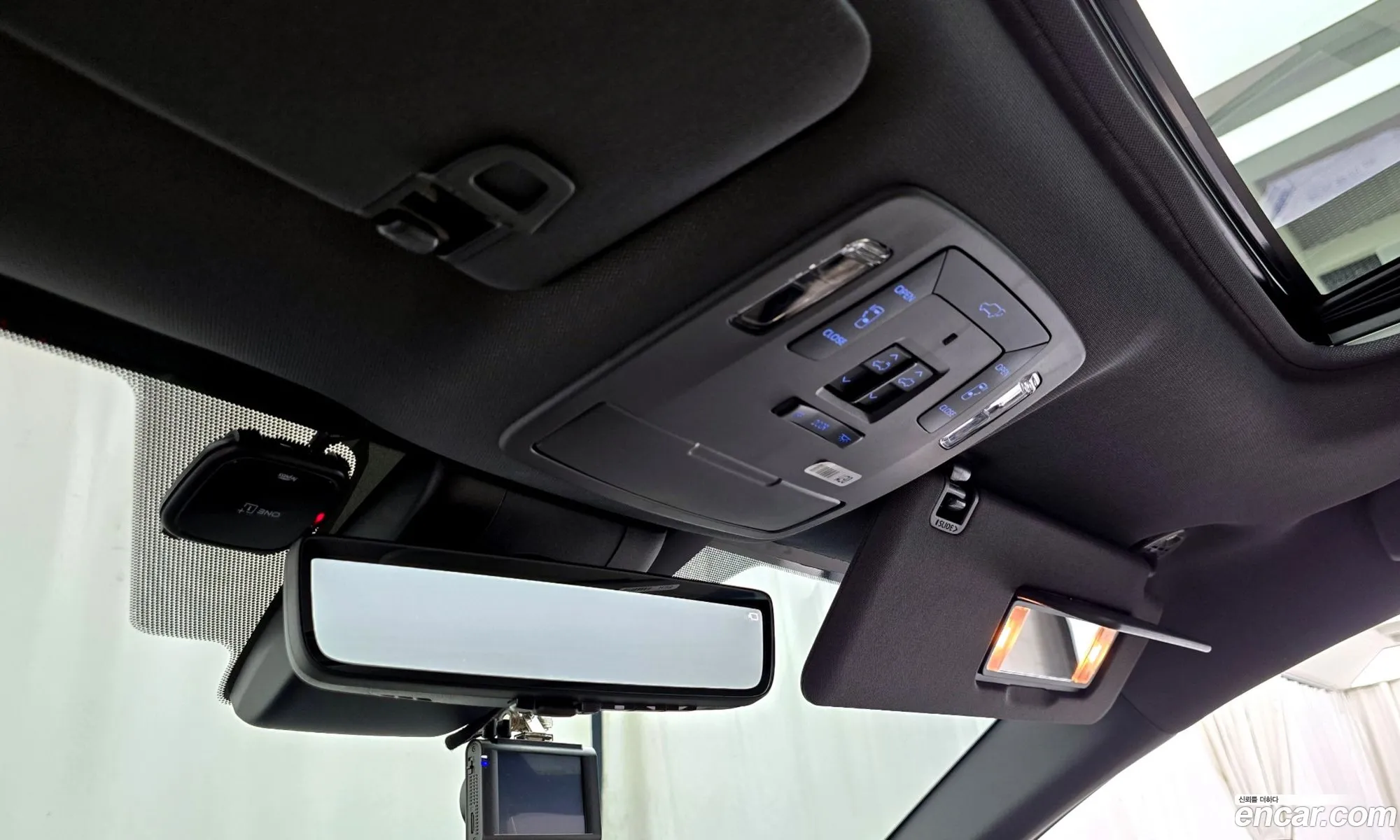 Toyota Sienna 2024 5TDGRKEC — 18