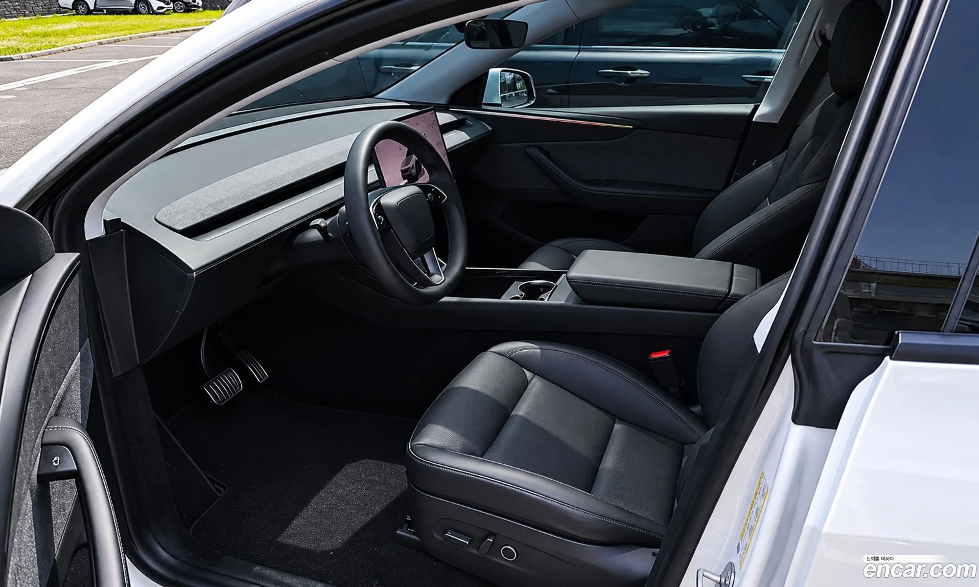 Tesla Model Y 2025 — 5
