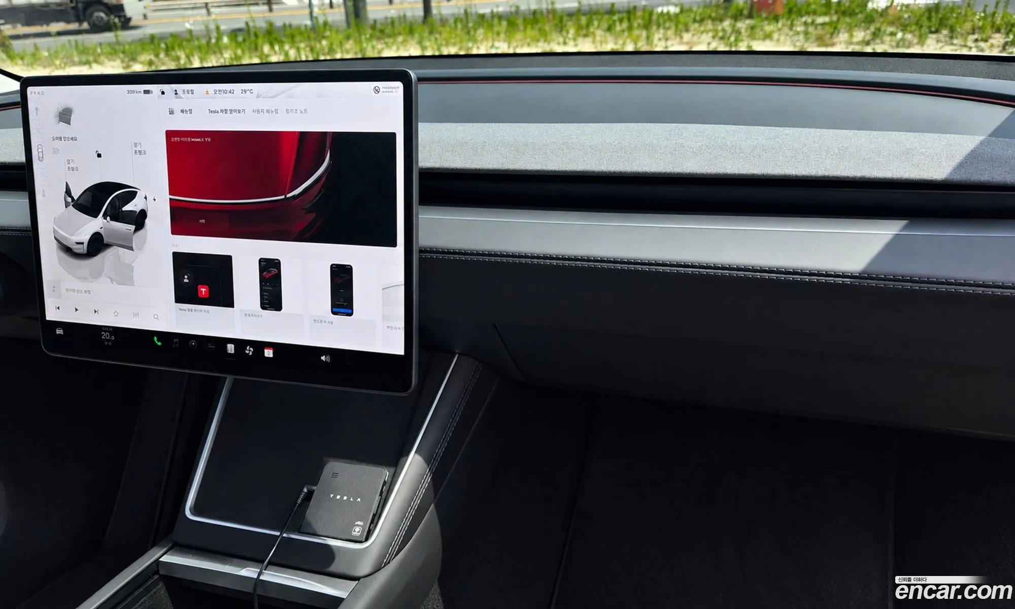 Tesla Model Y 2025 — 10