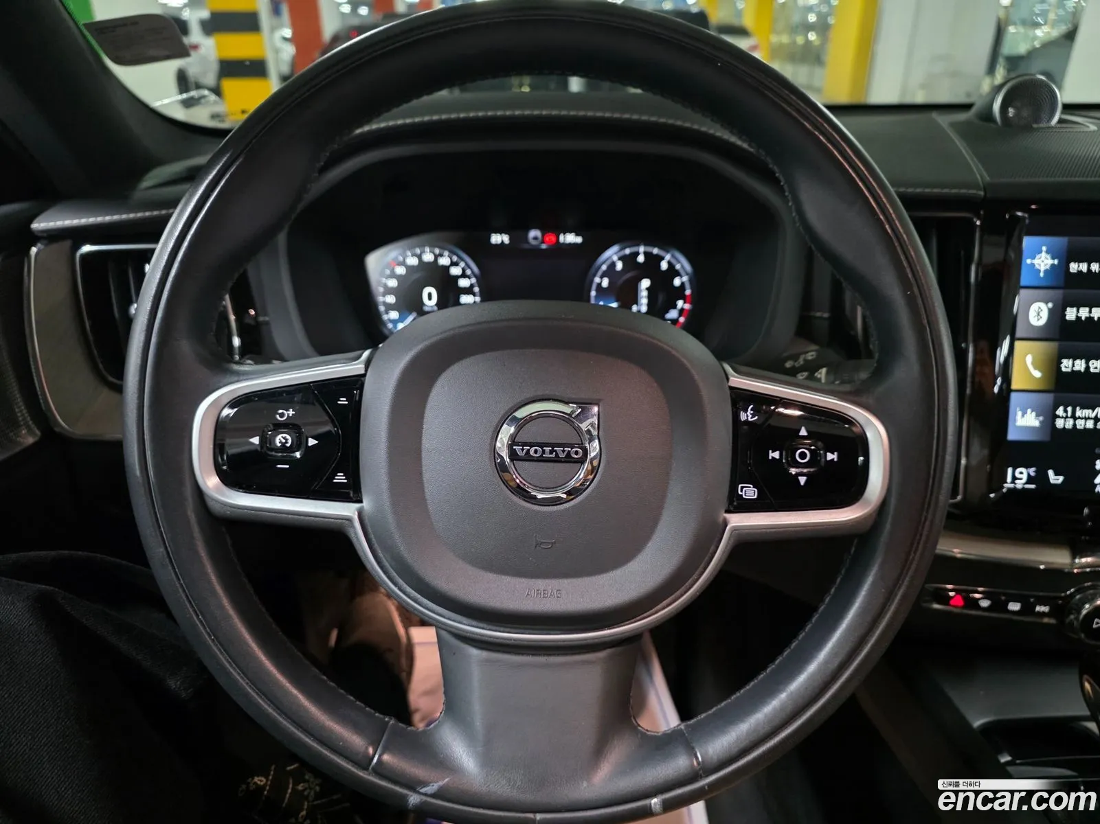 Volvo XC60 2020 — 11