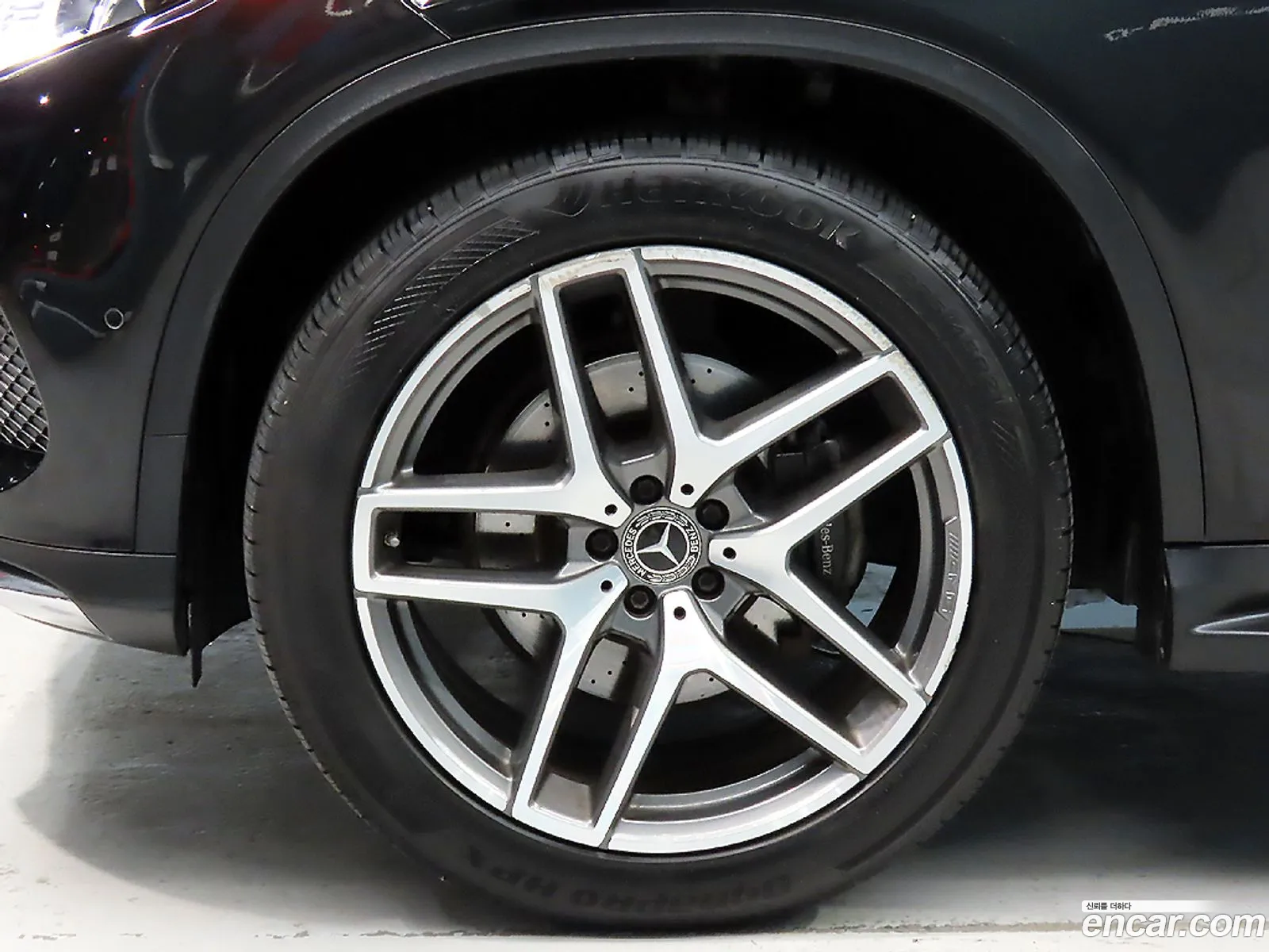 Mercedes-Benz GLE-Class W166 2018 — 16