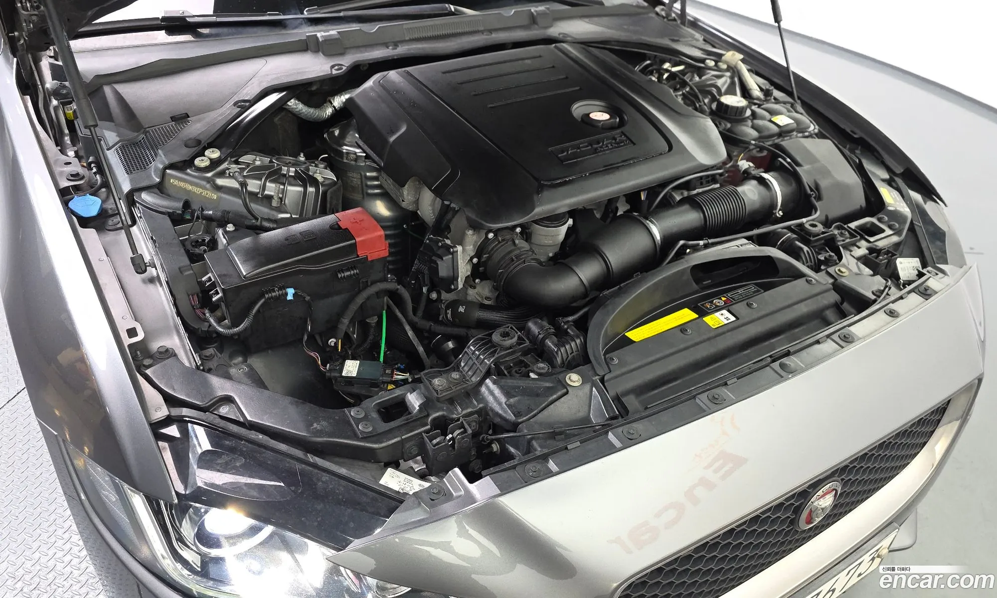 Jaguar XE 2019 SAJAB4BN3KCP51210 — 17