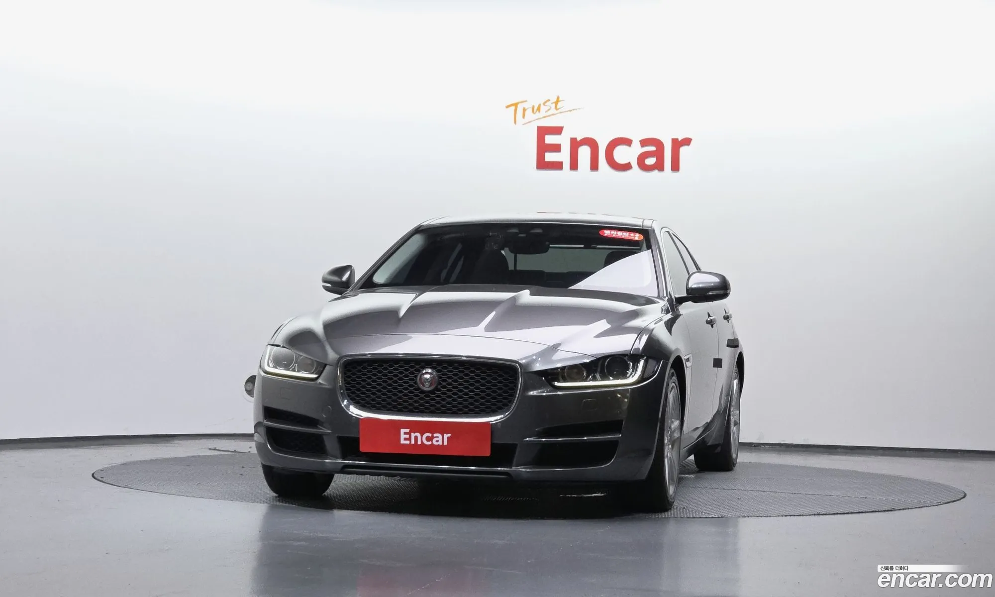 Jaguar XE 2019 SAJAB4BN3KCP51210 — 29