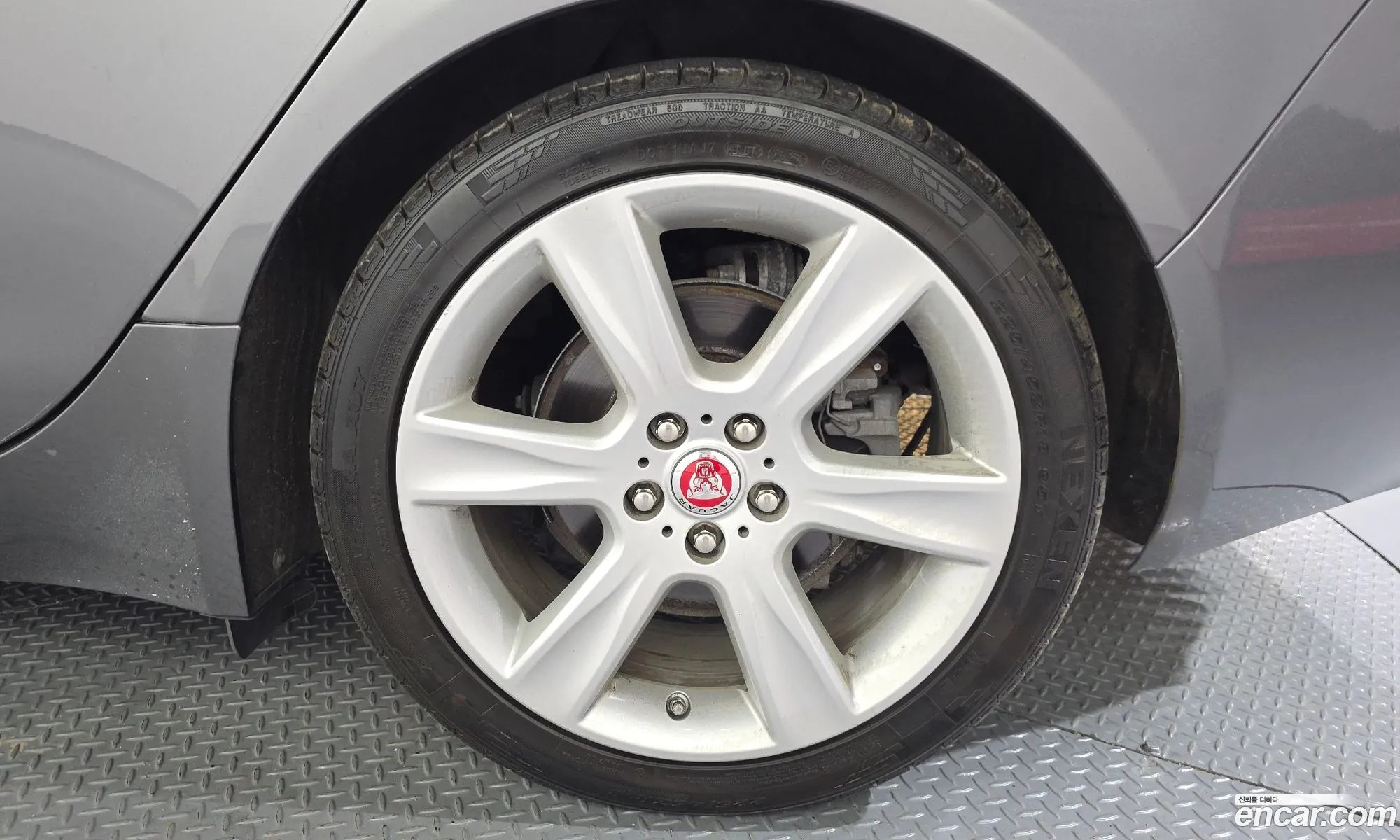 Jaguar XE 2019 SAJAB4BN3KCP51210 — 14