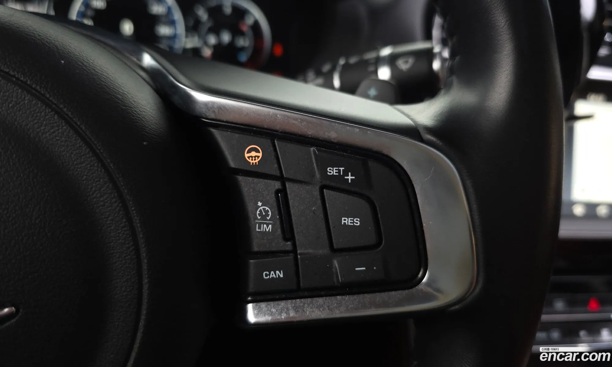 Jaguar XE 2019 SAJAB4BN3KCP51210 — 30