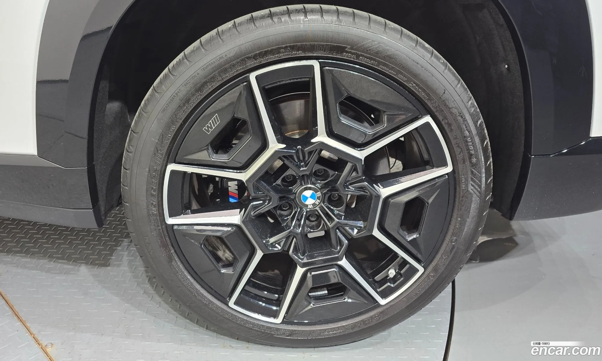 BMW XM 2025 — 21