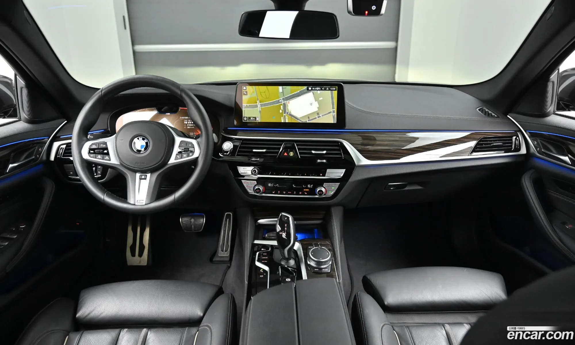 BMW 5 Series 2021 — 17