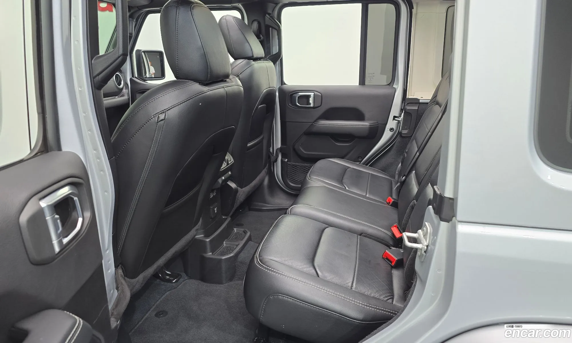 Jeep Wrangler 2022 — 13