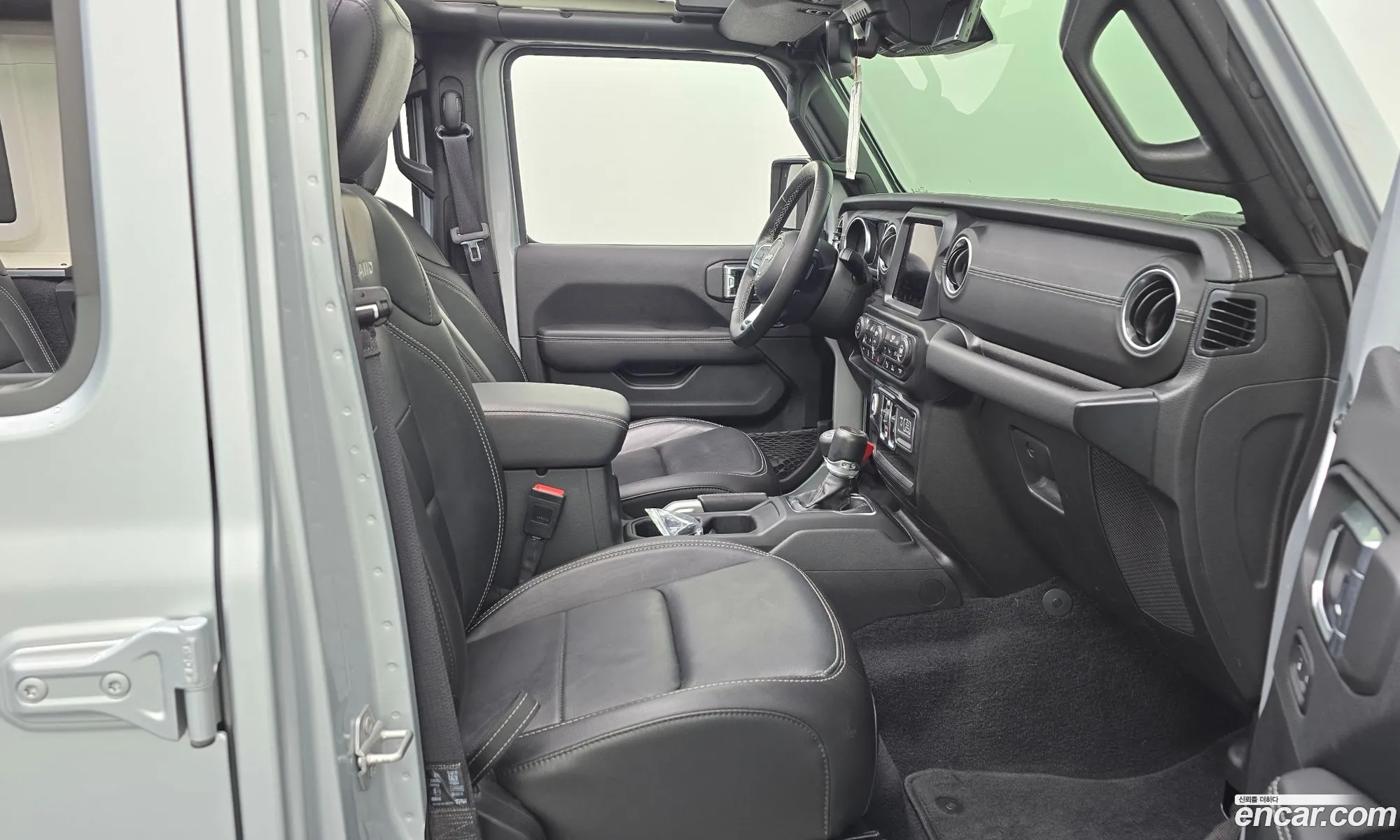 Jeep Wrangler 2022 — 26