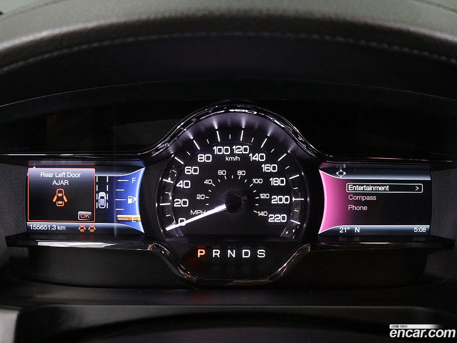 Lincoln MKS 2016 — 20
