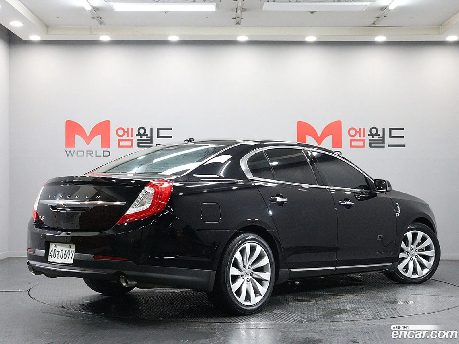 Lincoln MKS 2016 — 17