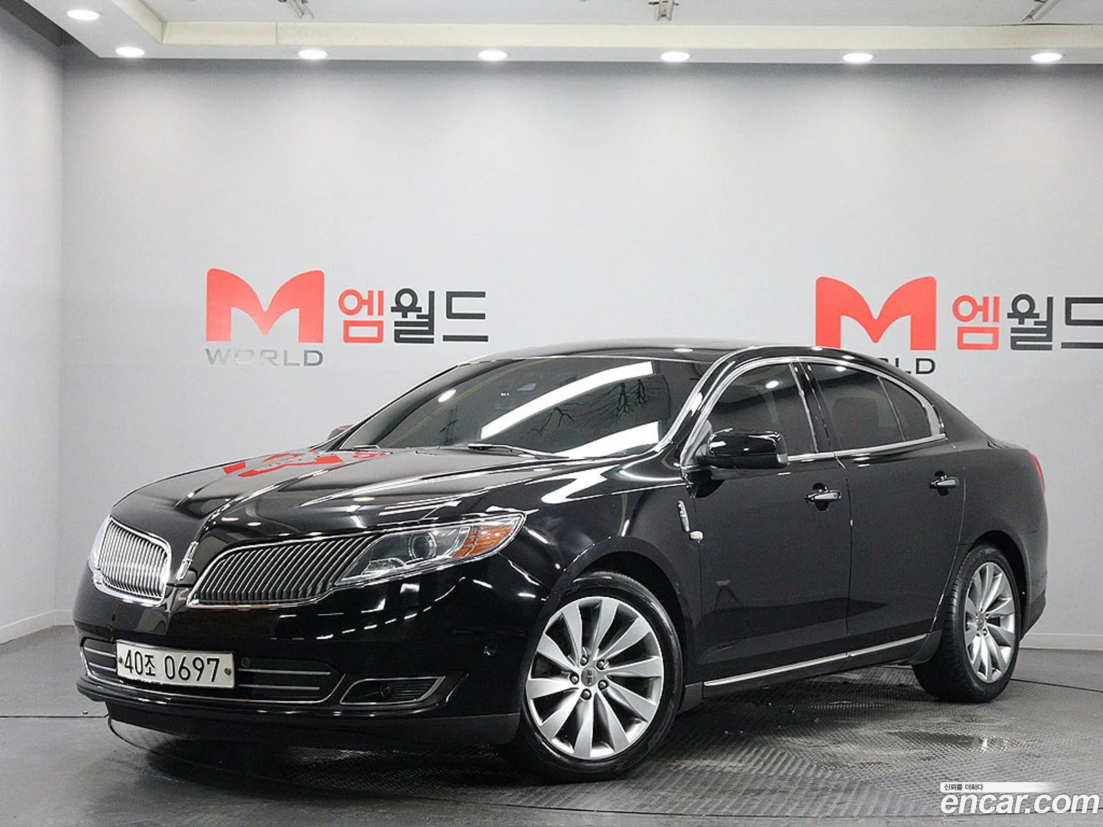 Lincoln MKS 2016 — 19
