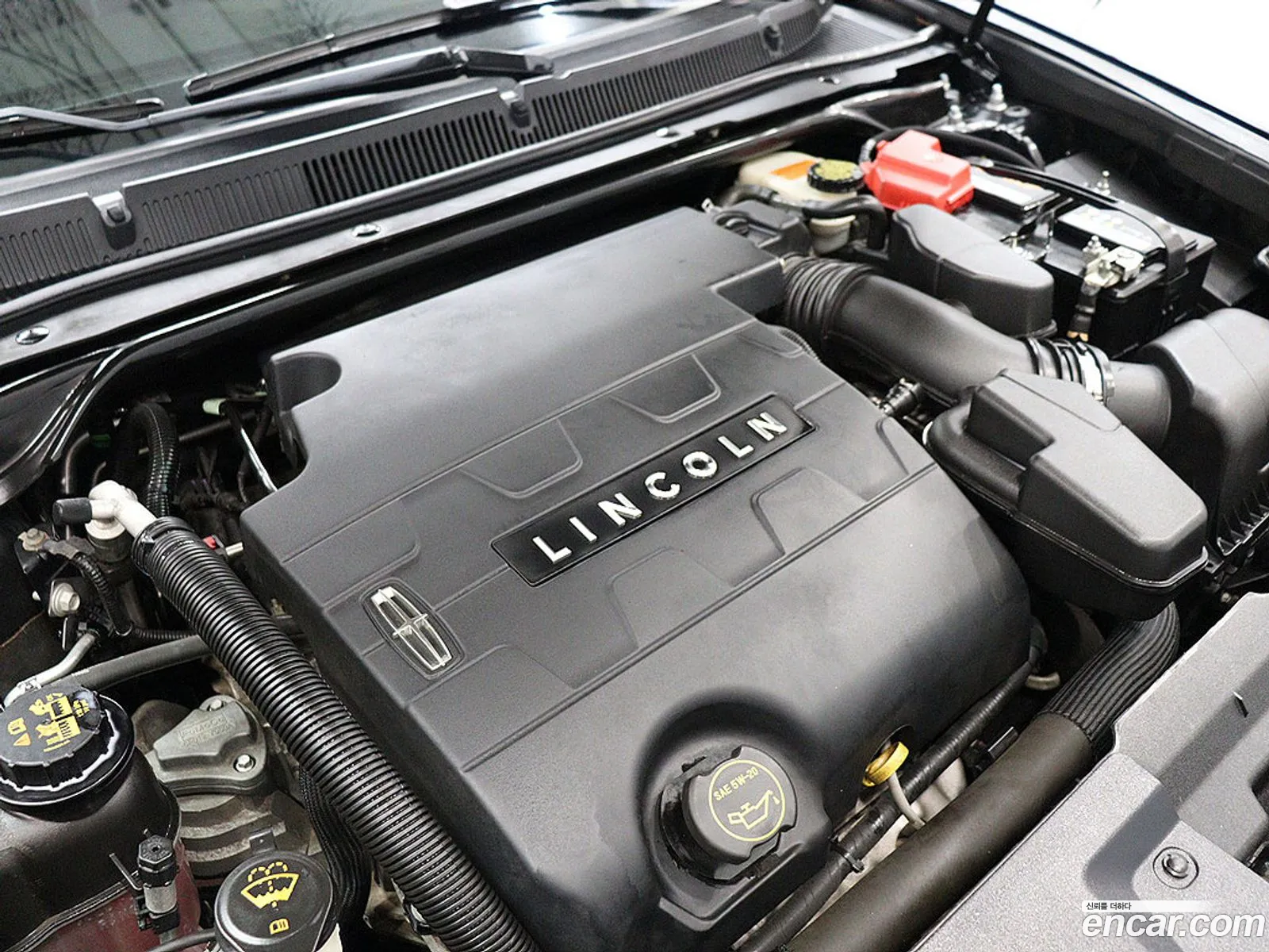 Lincoln MKS 2016 — 15