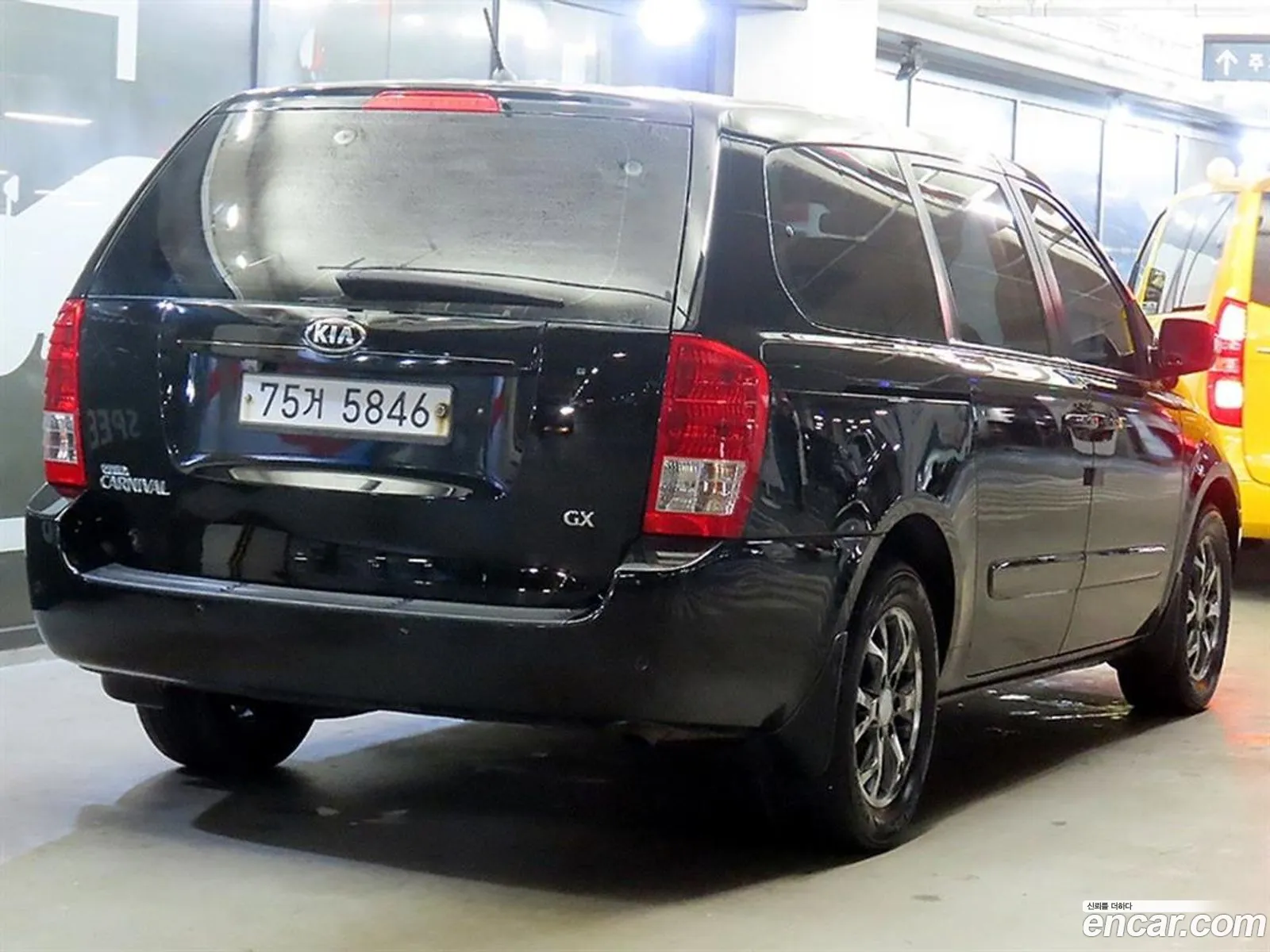 Kia Carnival R 2014 — 2