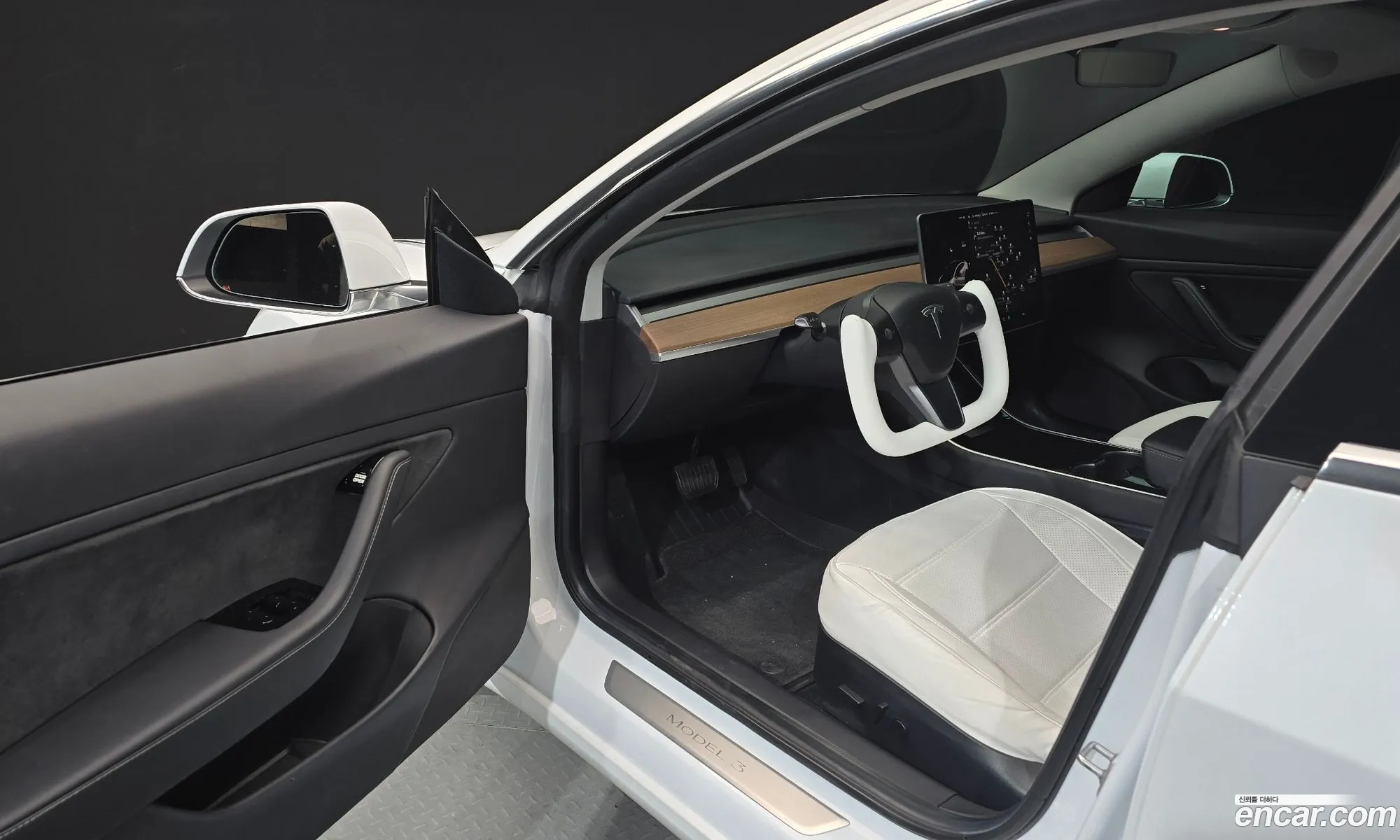 Tesla Model 3 2019 5YJ3E1EB5LF585758 — 31