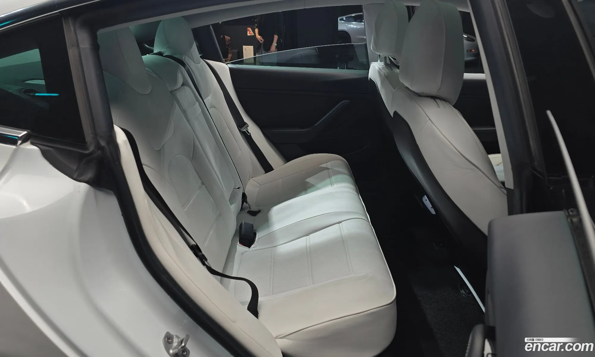Tesla Model 3 2019 5YJ3E1EB5LF585758 — 27