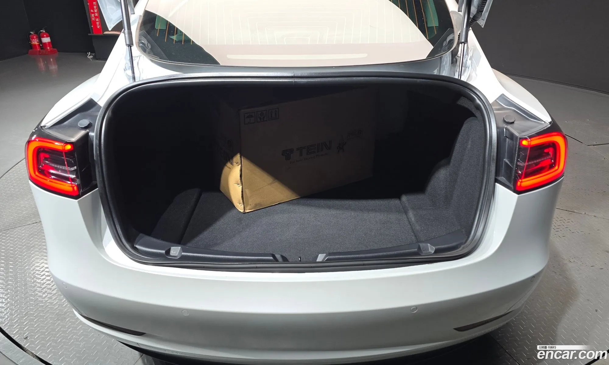 Tesla Model 3 2019 5YJ3E1EB5LF585758 — 28