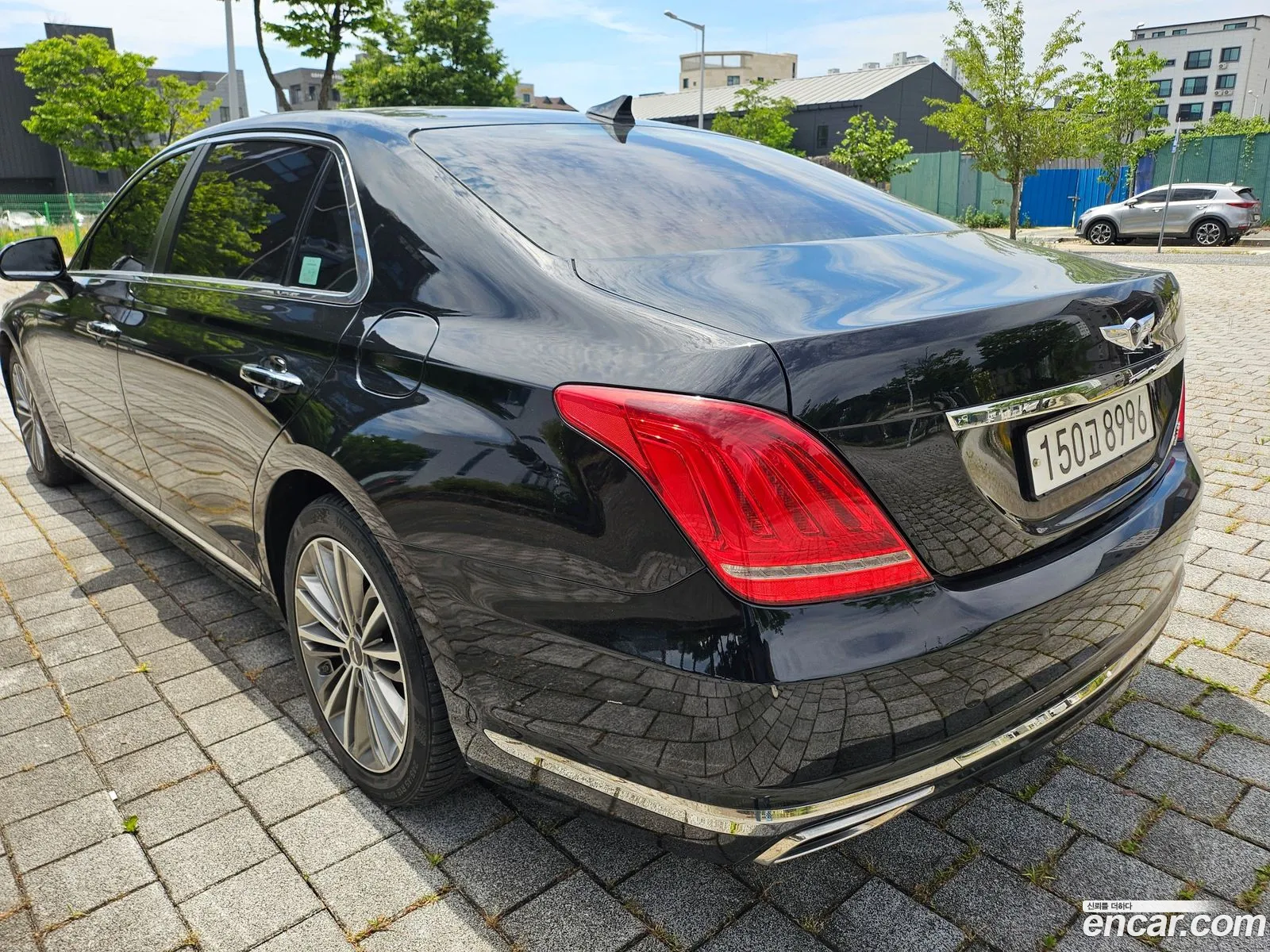 Genesis EQ900 2016 — 2