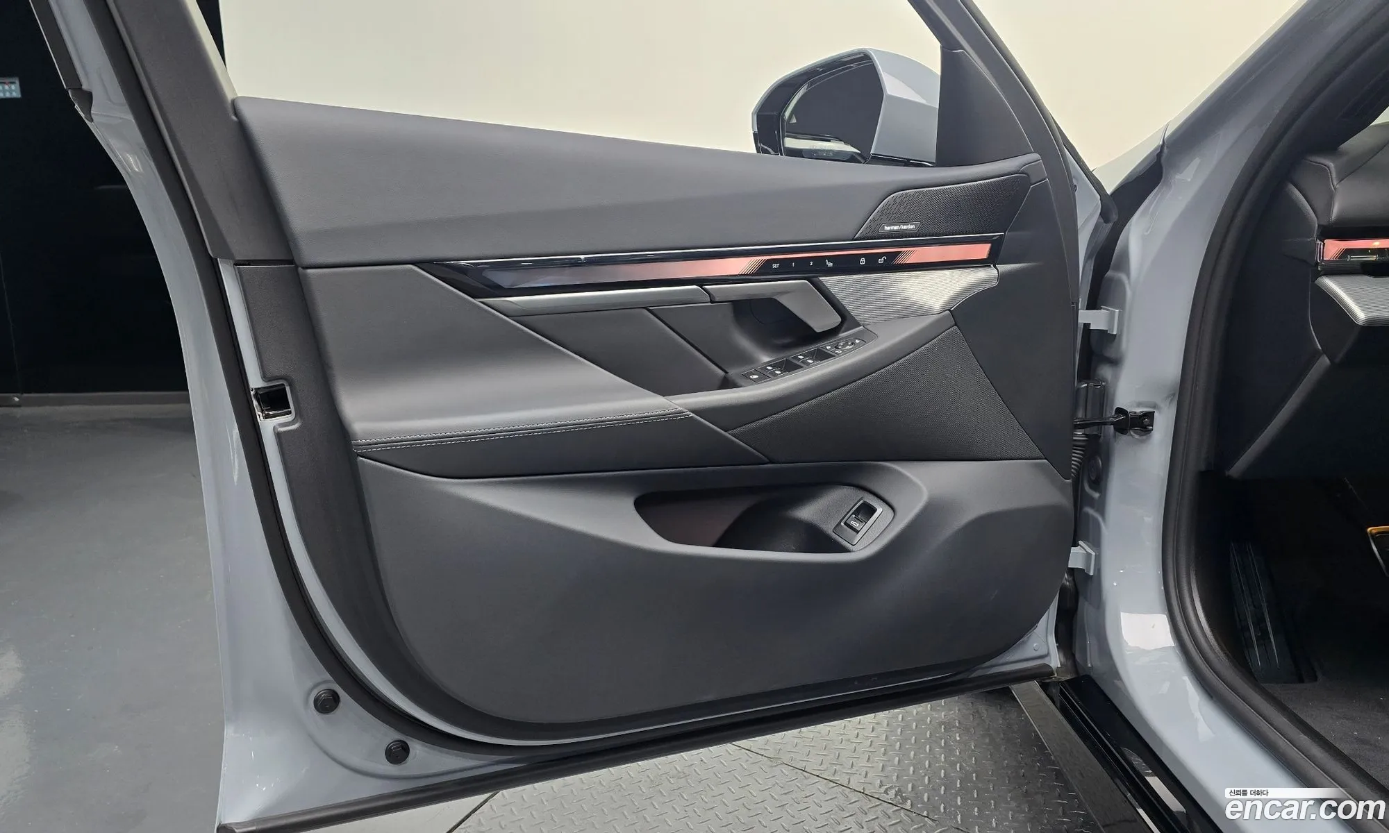 BMW 5 Series 2025 — 14