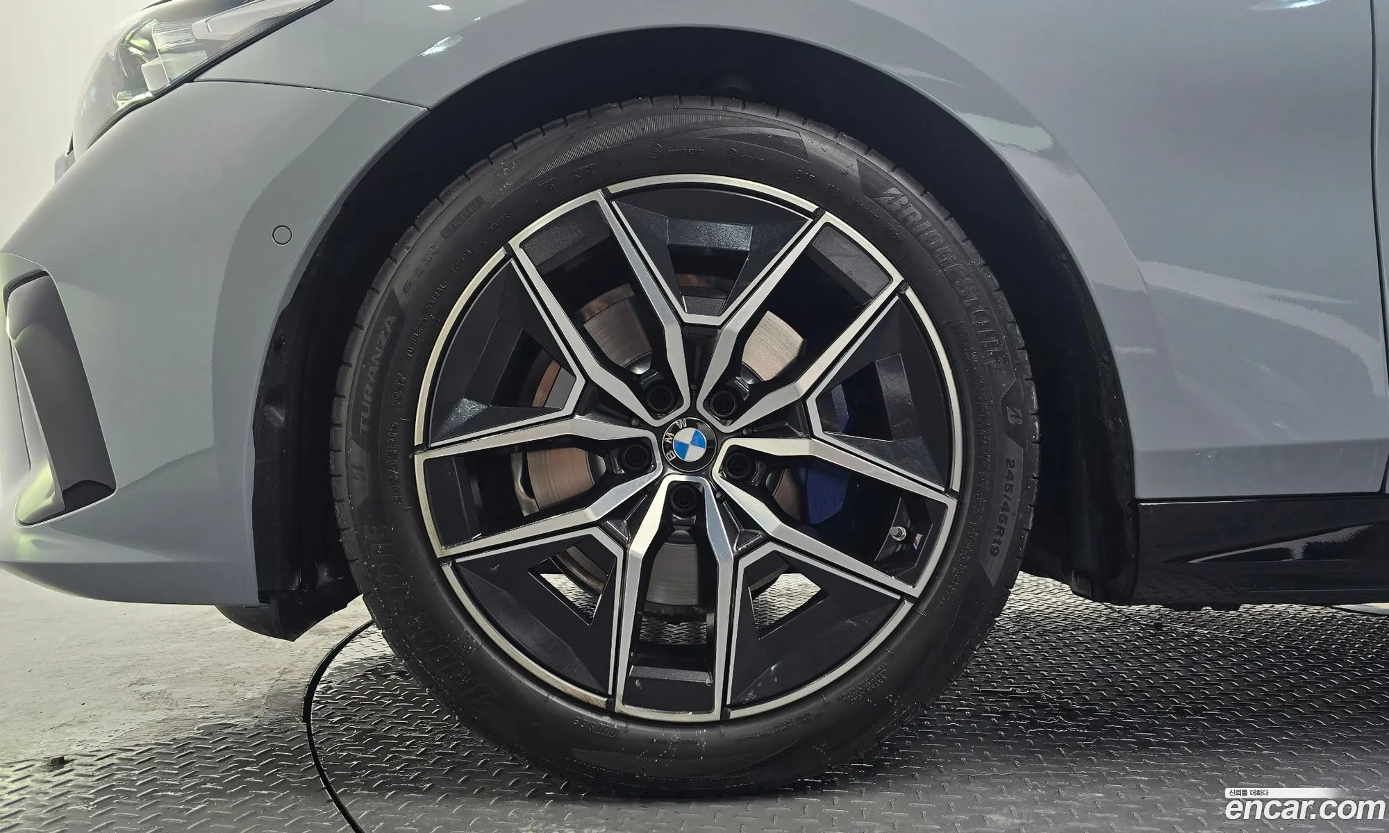 BMW 5 Series 2025 — 4