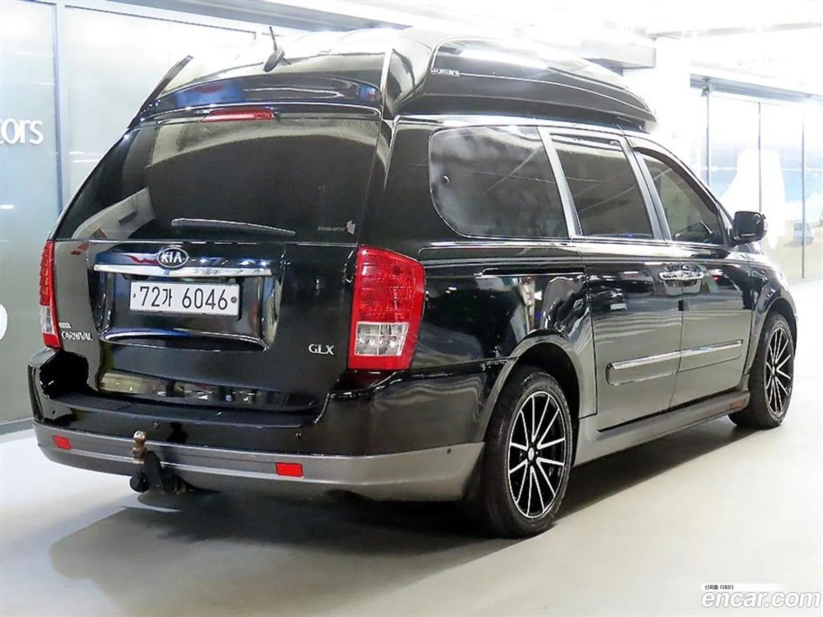 Kia Carnival R 2013 — 2