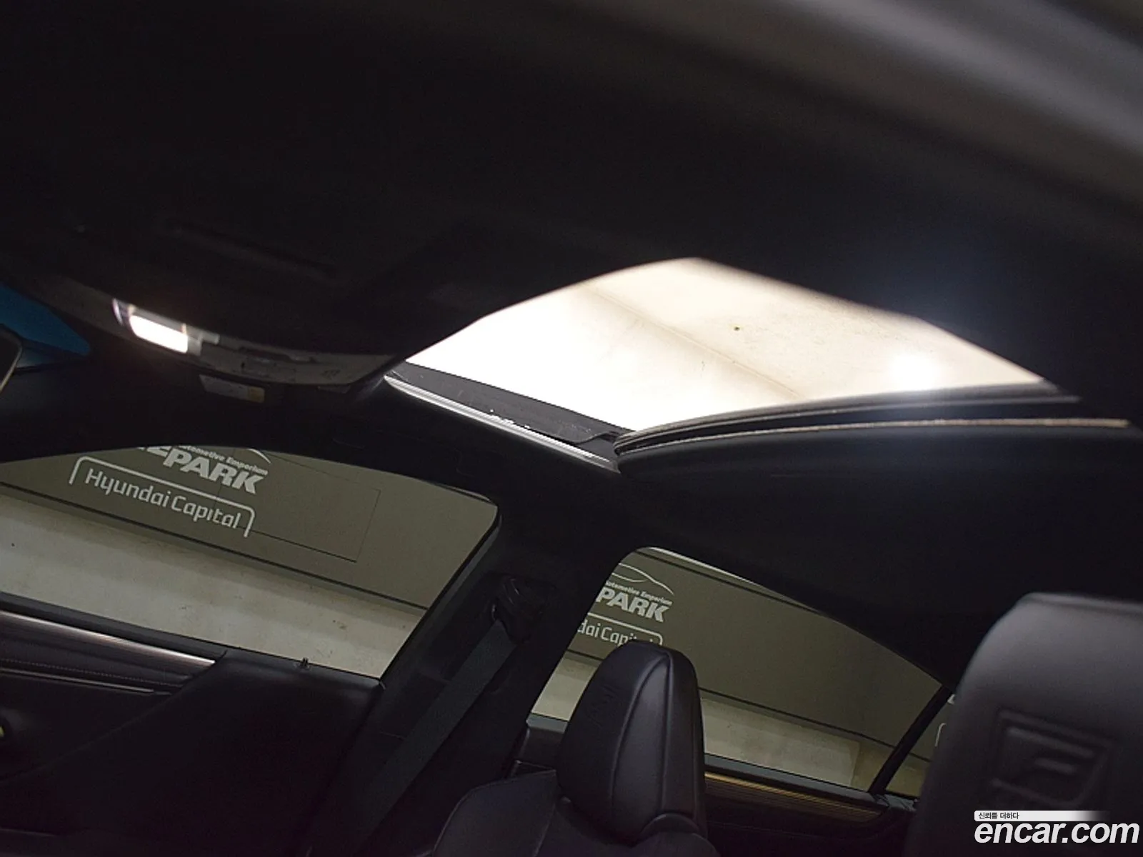 Lexus ES300h 7th Gen 2023 — 5