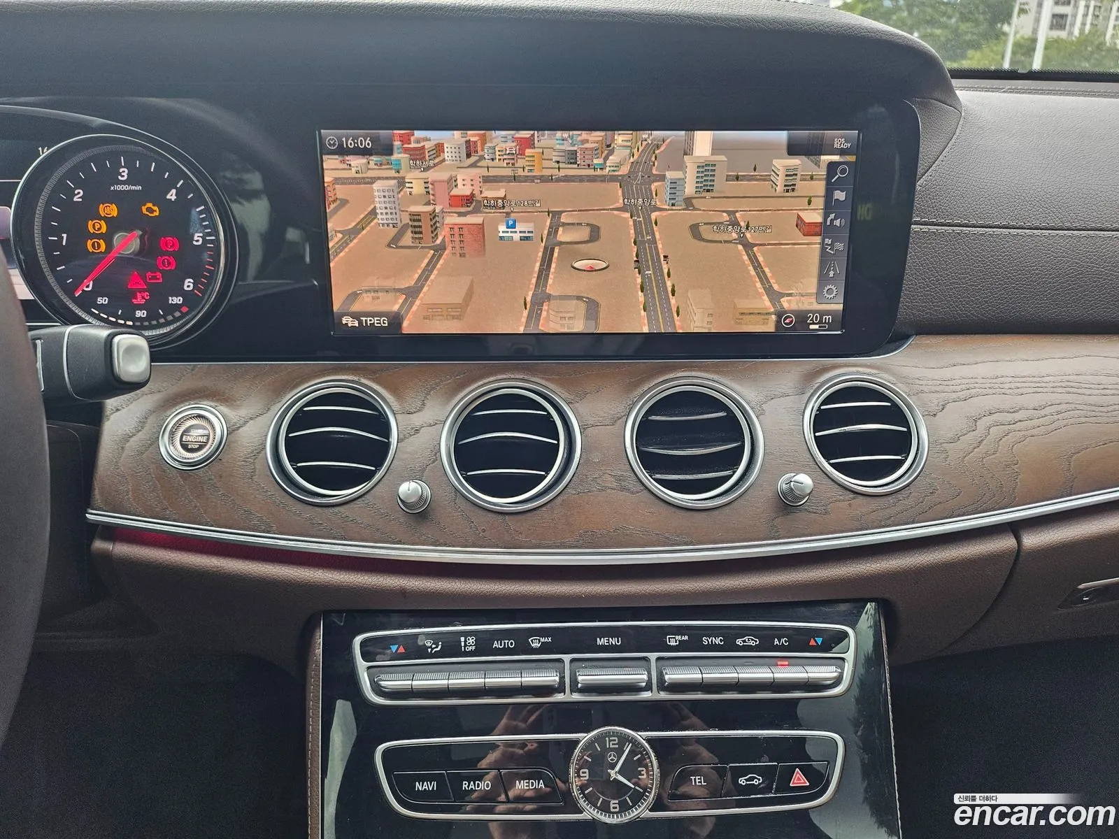 Mercedes-Benz E-Class W213 2019 — 13